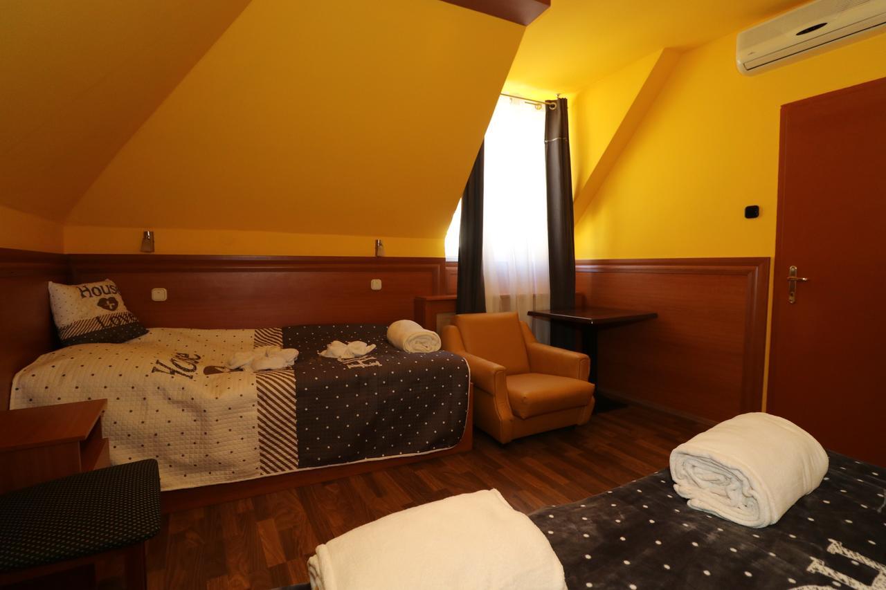 Bed and Breakfast Székelykert Panzió Miskolc Exterior foto