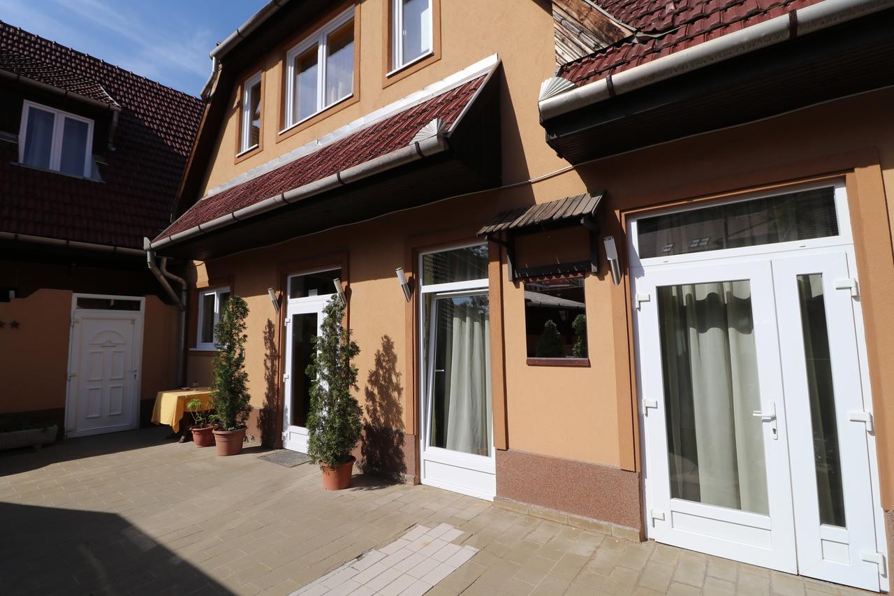 Bed and Breakfast Székelykert Panzió Miskolc Exterior foto