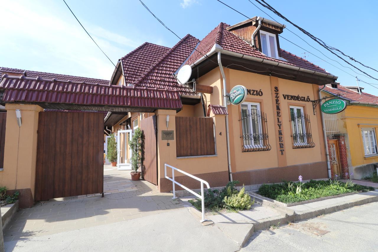 Bed and Breakfast Székelykert Panzió Miskolc Exterior foto